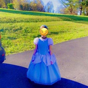 Cinderella dress , size(6y-8y)